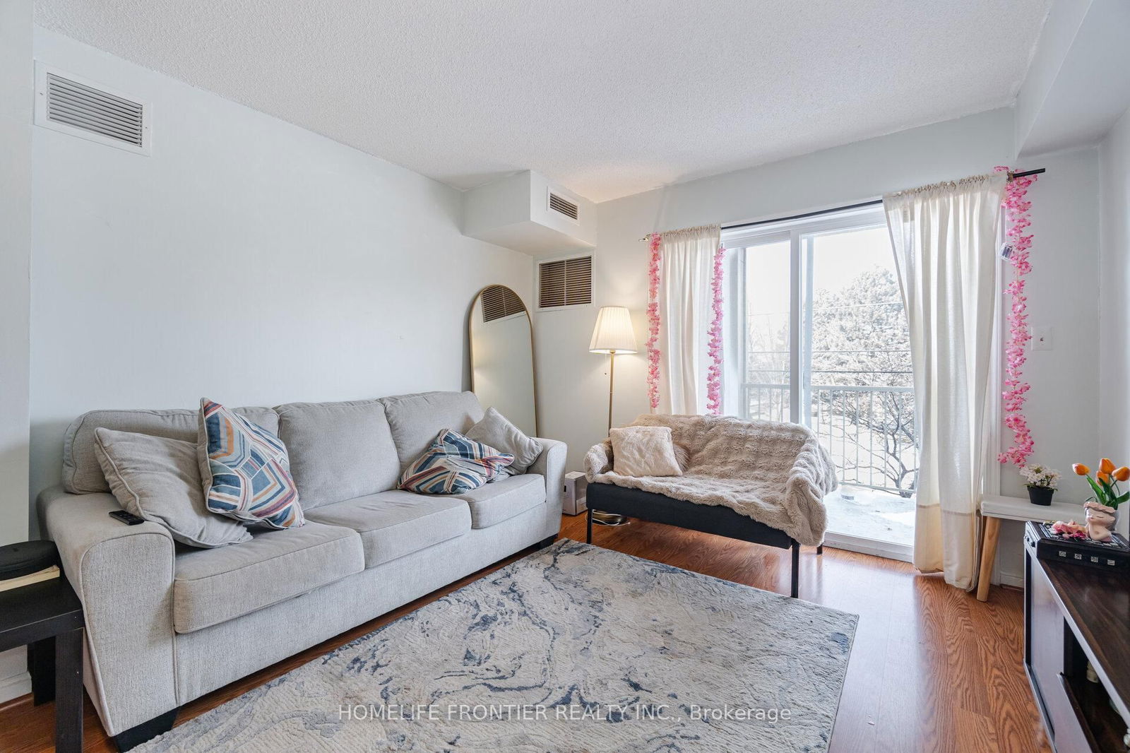 5225 Finch Ave, unit 313 for sale