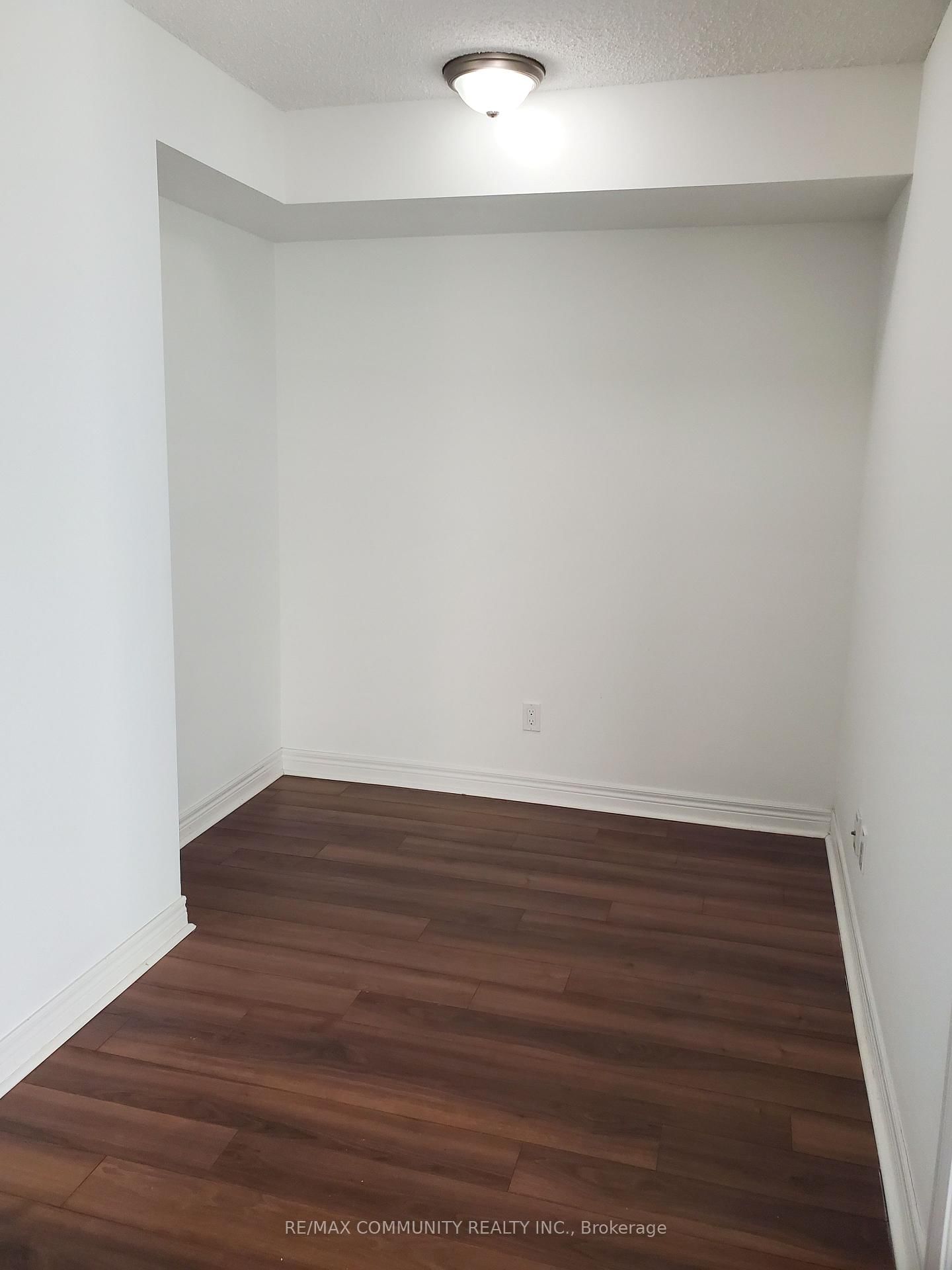 50 Town Centre Crt, unit 2101 for rent