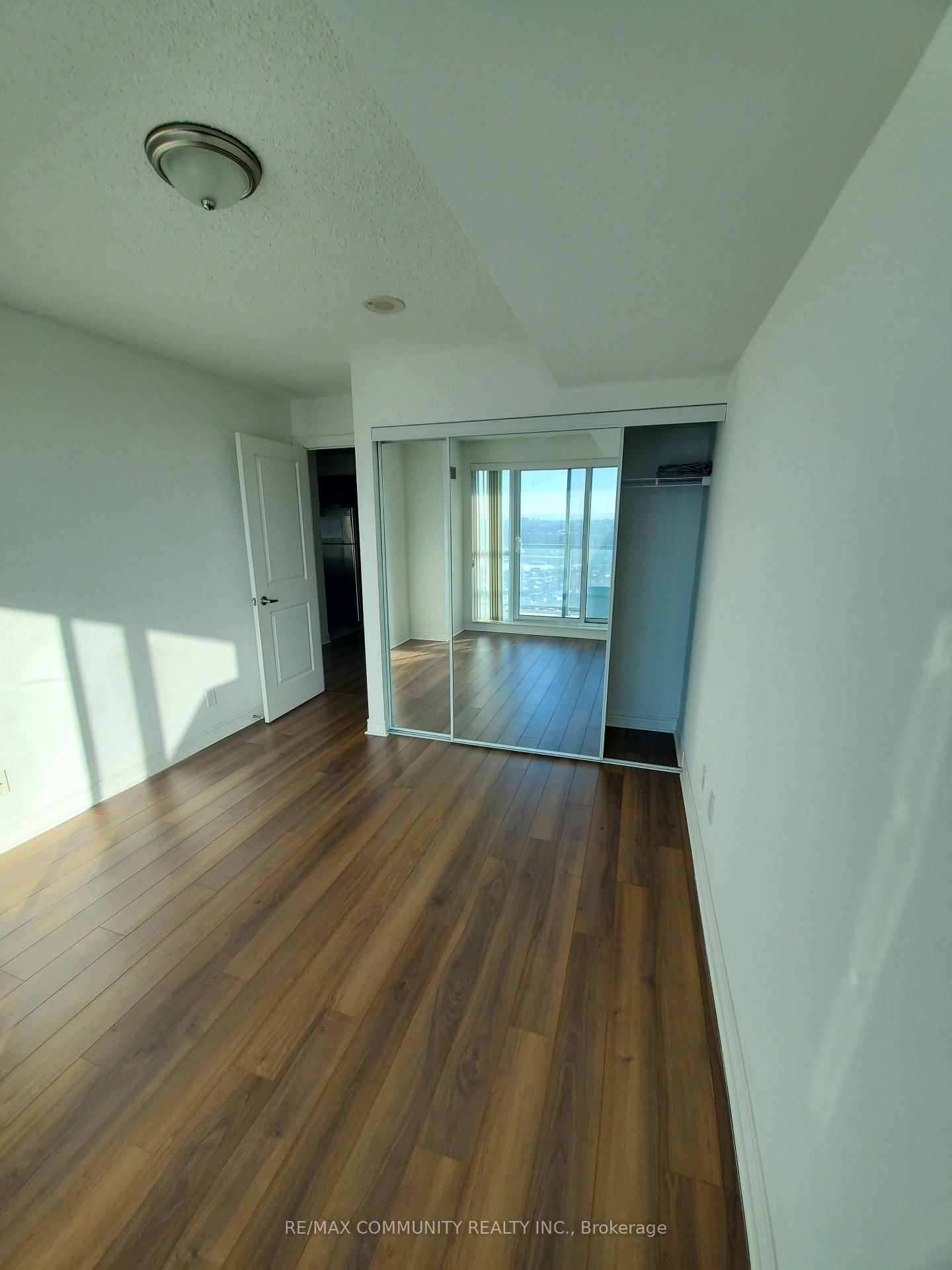 50 Town Centre Crt, unit 2101 for rent