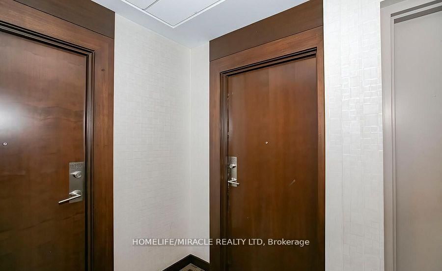 181 Village Green Sq, unit Ph20 for sale