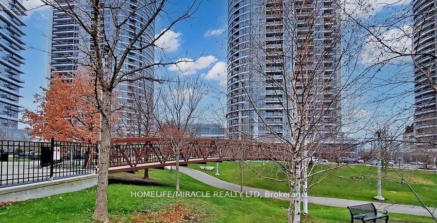 181 Village Green Sq, unit Ph20 for sale