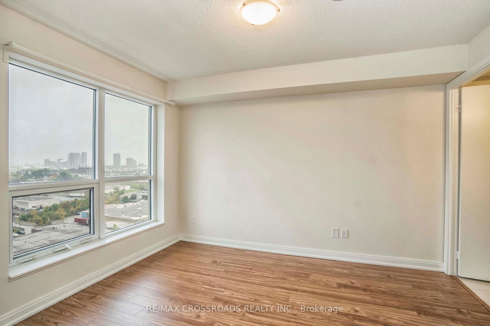 181 Village Green Sq, unit 1321 for rent