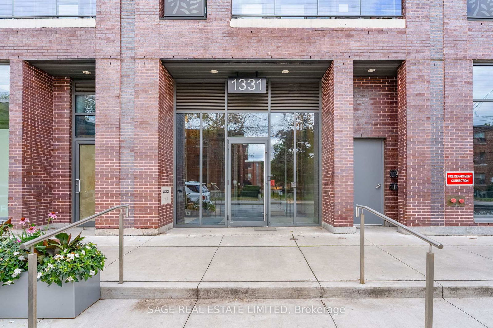 1331 Queen St E, unit 404 for rent