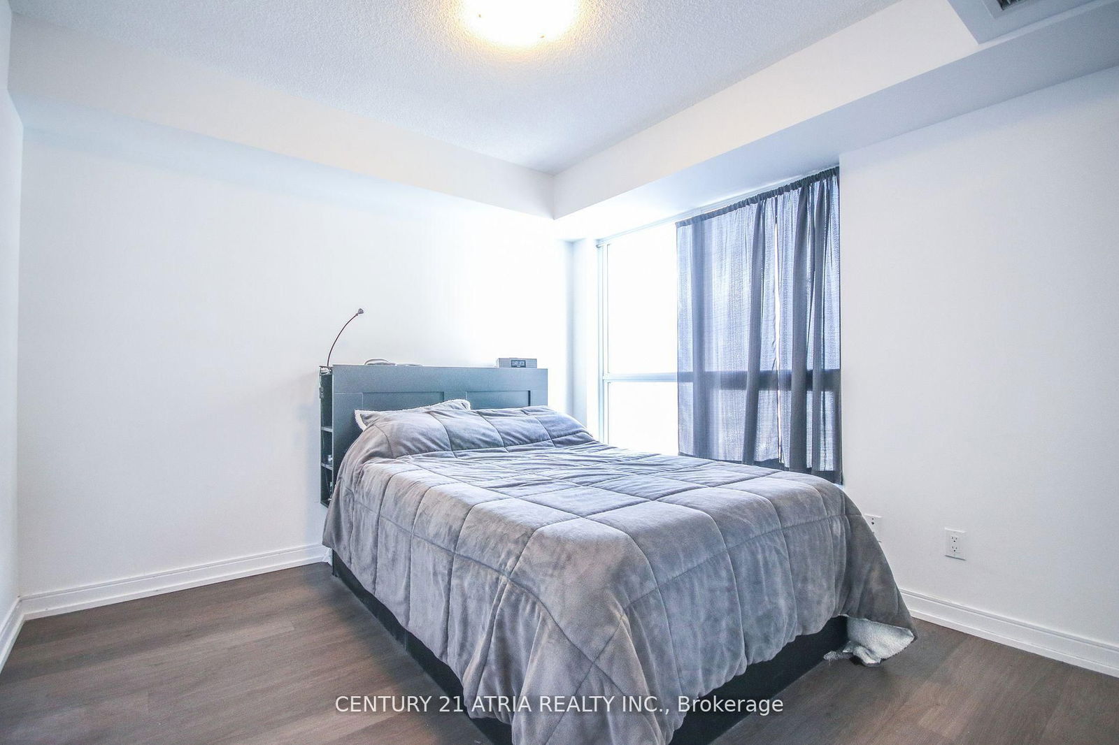 255 Village Green Sq, unit 1910 for rent