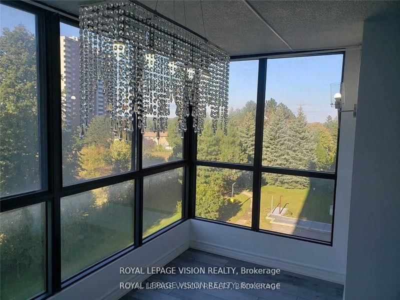 8 Silverbell Grve, unit 409 for sale