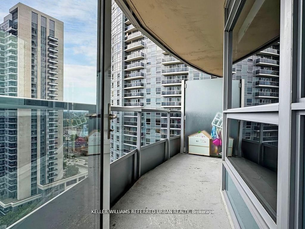 125 Village Green Sq, unit 1609 for sale