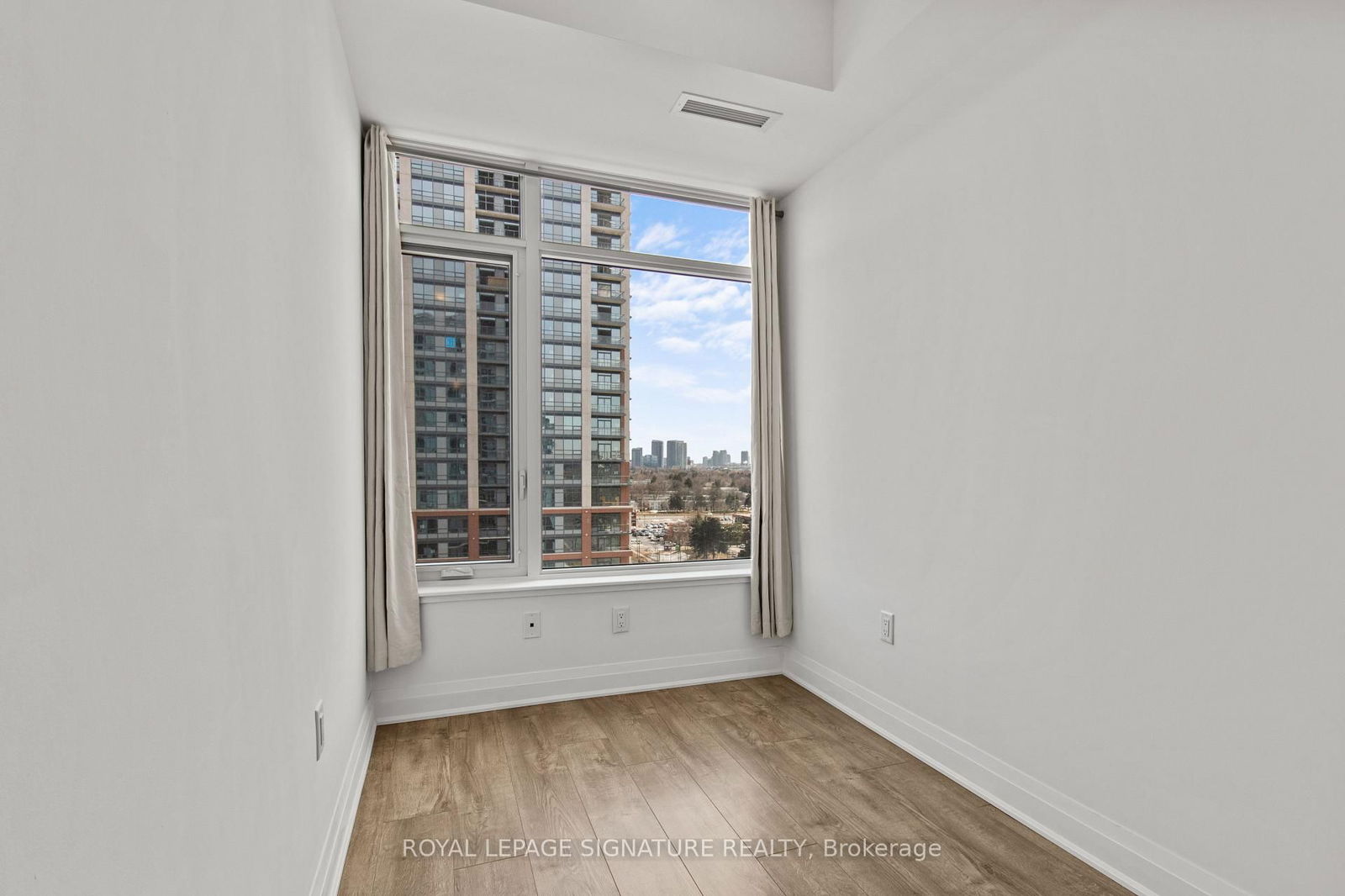 3220 Sheppard Ave E, unit 904 for sale