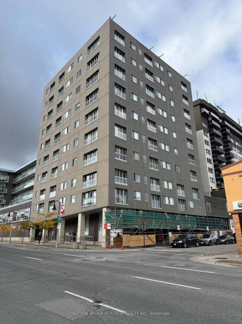 44 Bond St W | Parkwood Residences Condos | 1 Bed | 1 Bath | Unit #902