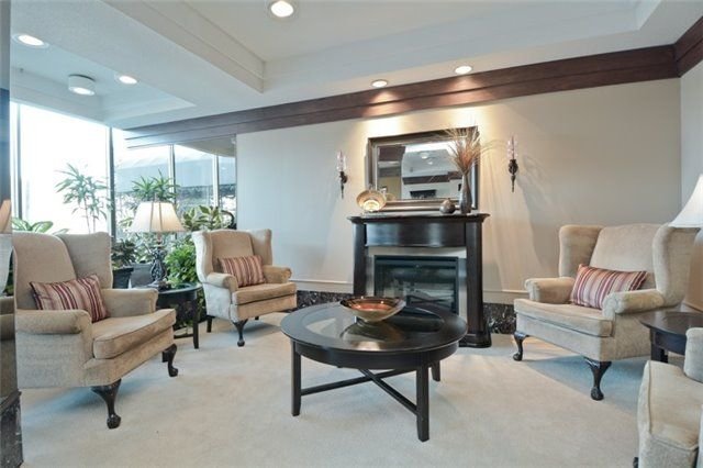 1890 Valley Farm Rd, unit 806 for sale - image #4