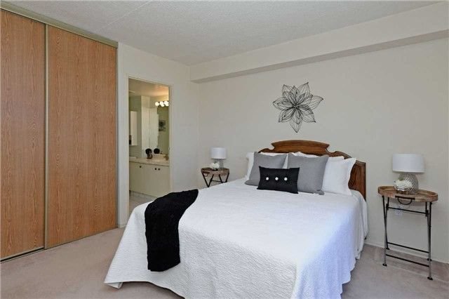 1540 Pickering Pkwy, unit 206 for sale - image #6