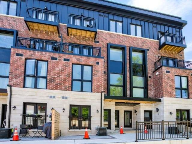 100 Coxwell Ave, unit 16 for sale