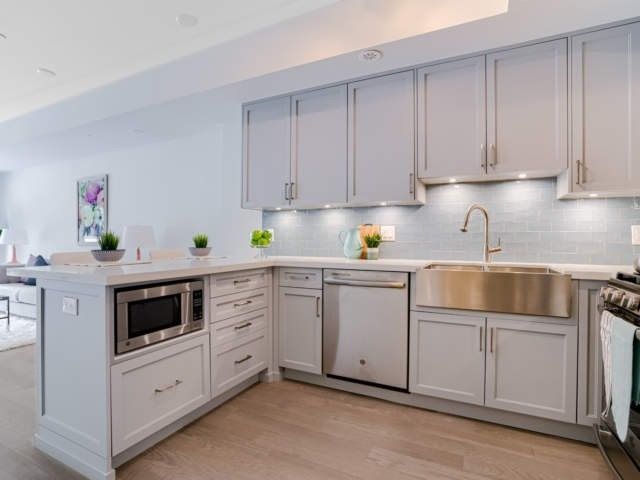 100 Coxwell Ave, unit 16 for sale