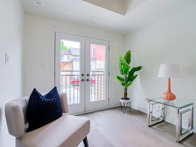 100 Coxwell Ave, unit 16 for sale