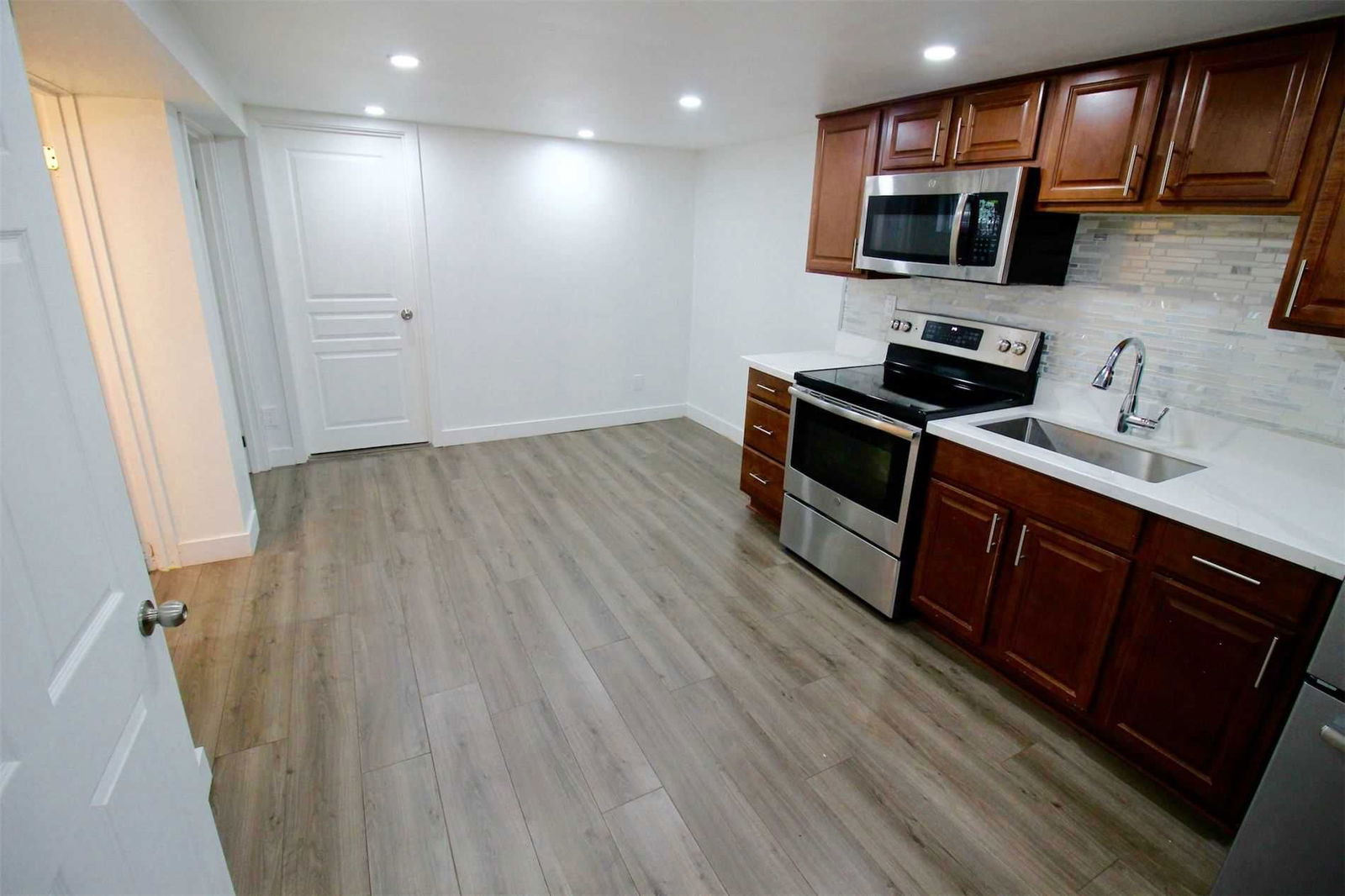 854 Cosburn Ave, unit basement for rent - image #6