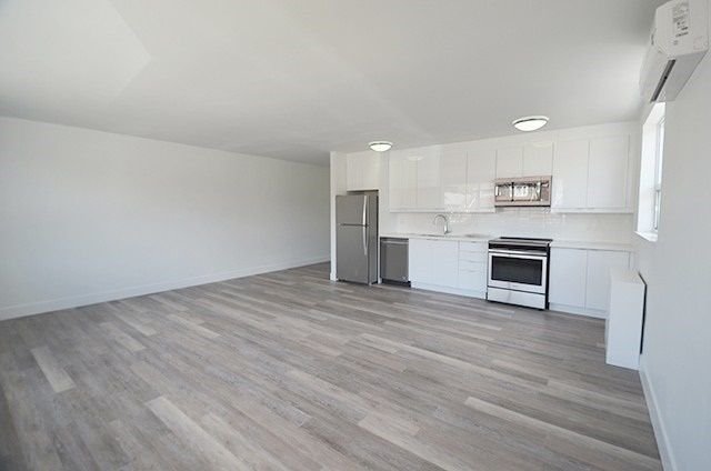 257 Torrens Ave, unit 201 for rent - image #4