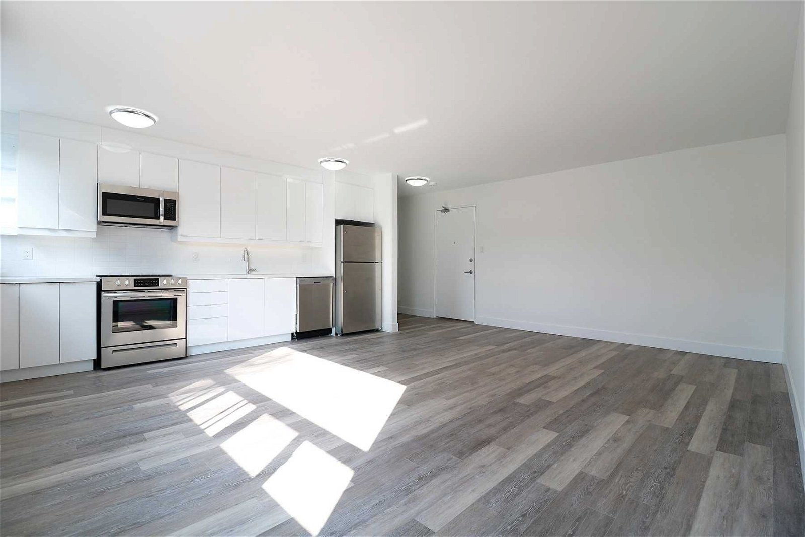 257 Torrens Ave, unit 202 for rent - image #3