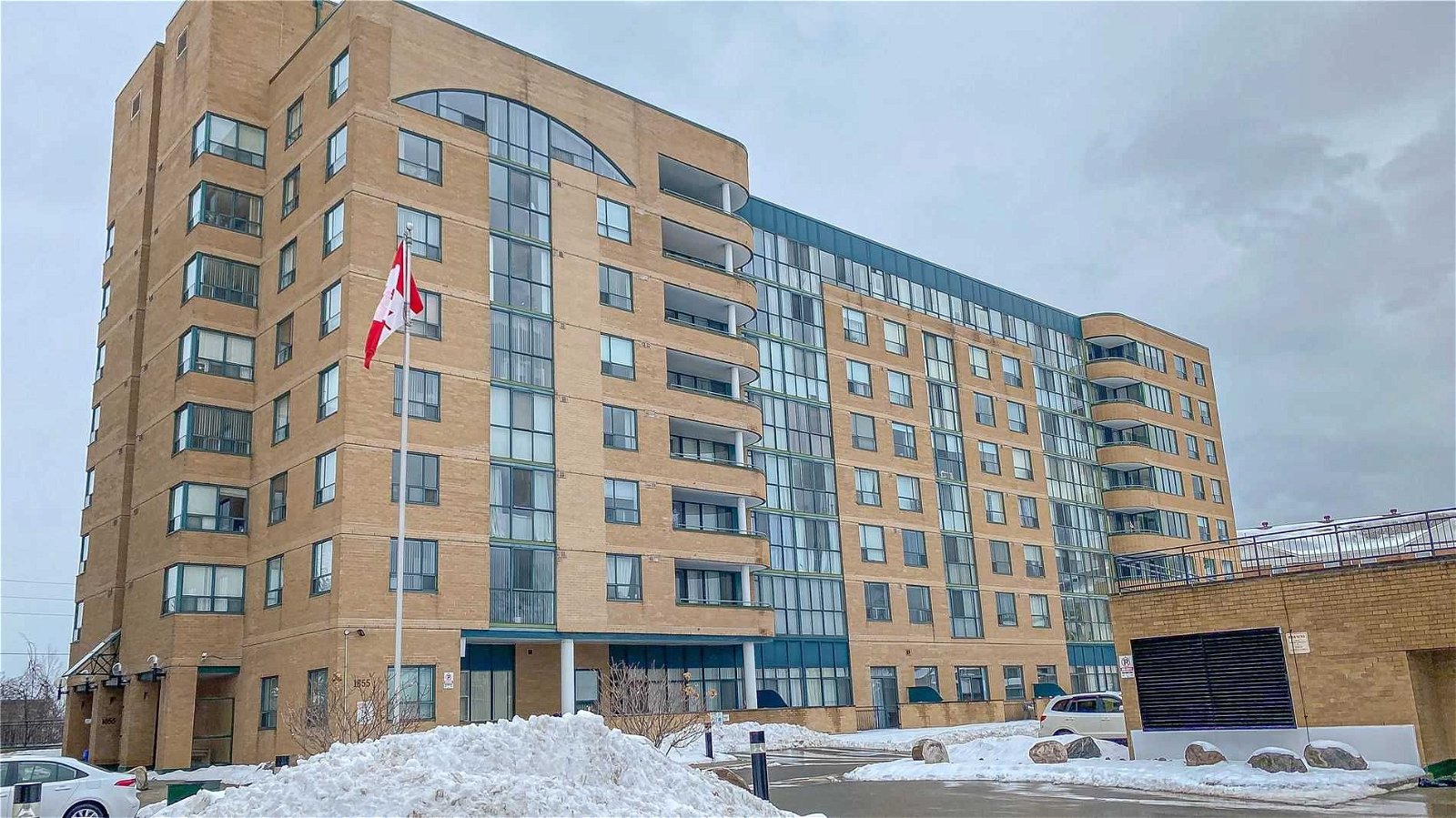 1655 Pickering Pkwy, unit 808 for sale - image #1