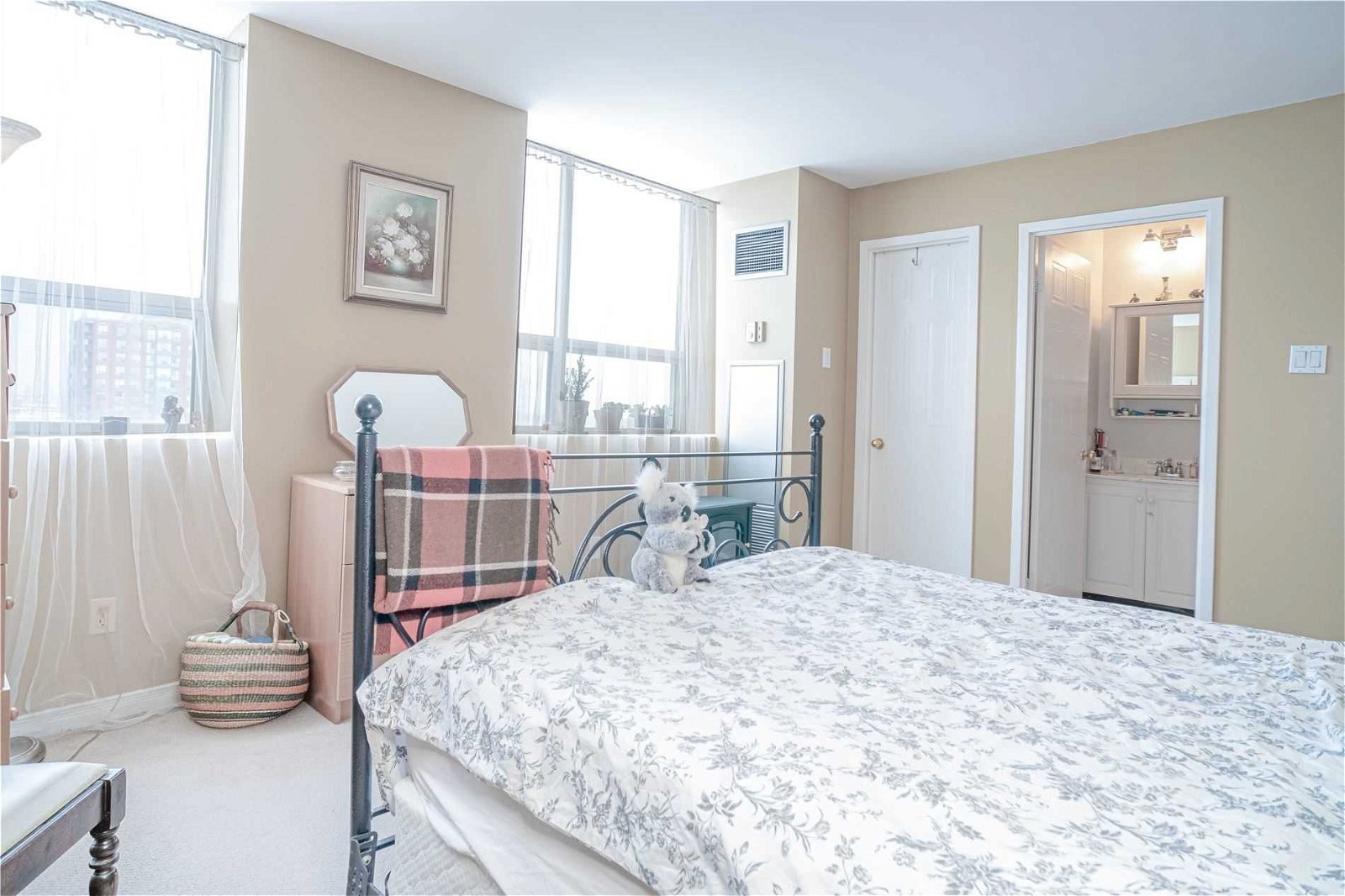 1655 Pickering Pkwy, unit 808 for sale - image #16