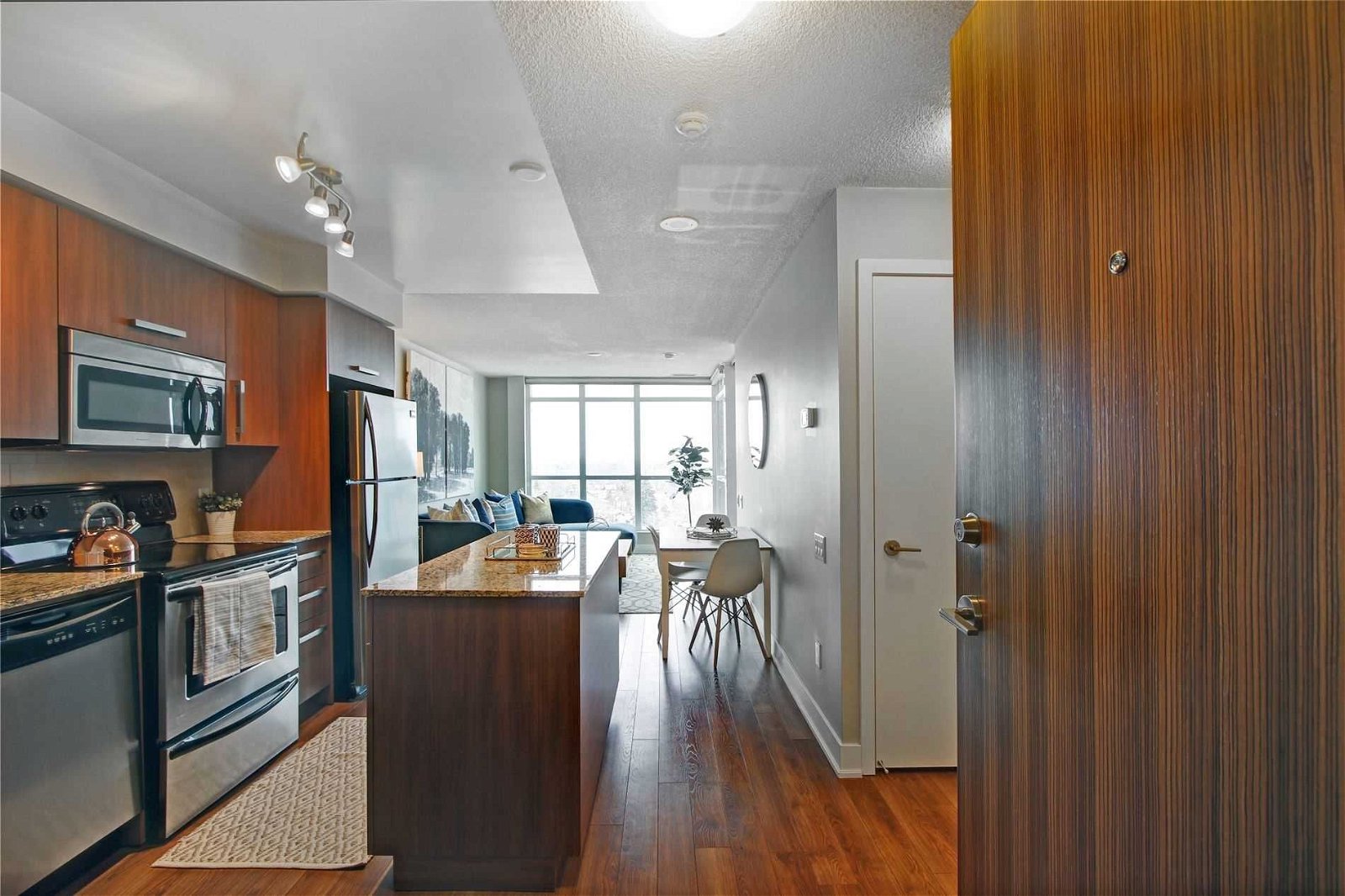 1048 Broadview Ave, unit 1004 for sale - image #3