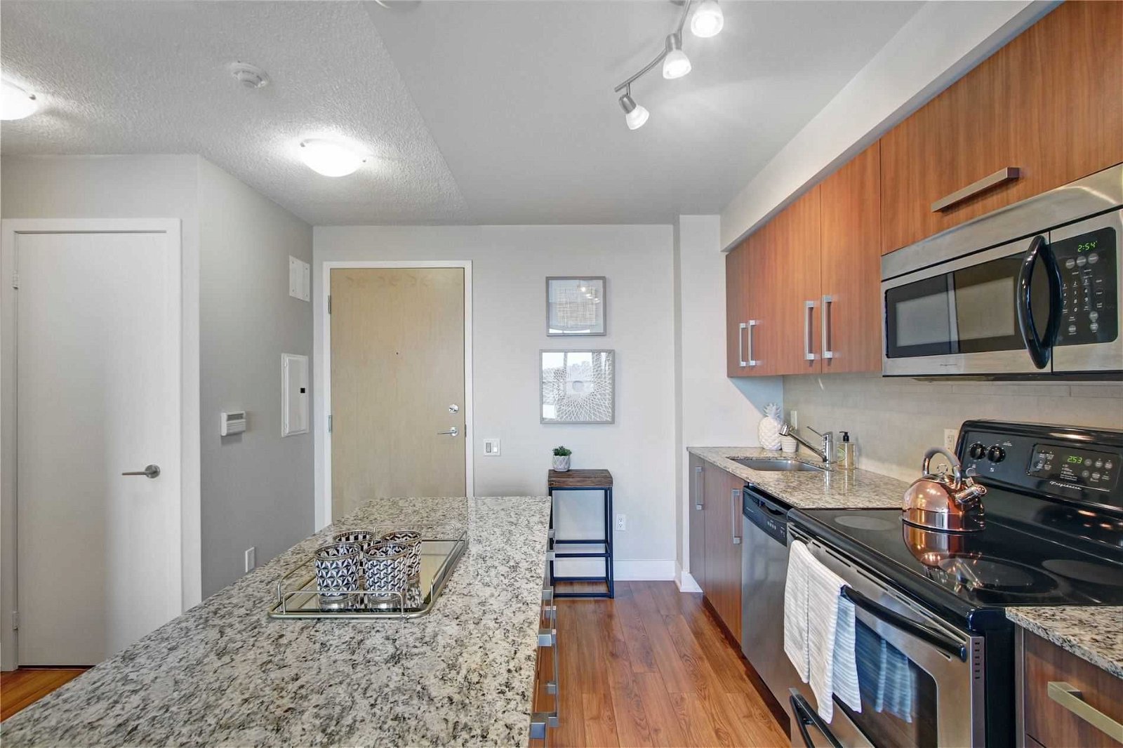 1048 Broadview Ave, unit 1004 for sale - image #6