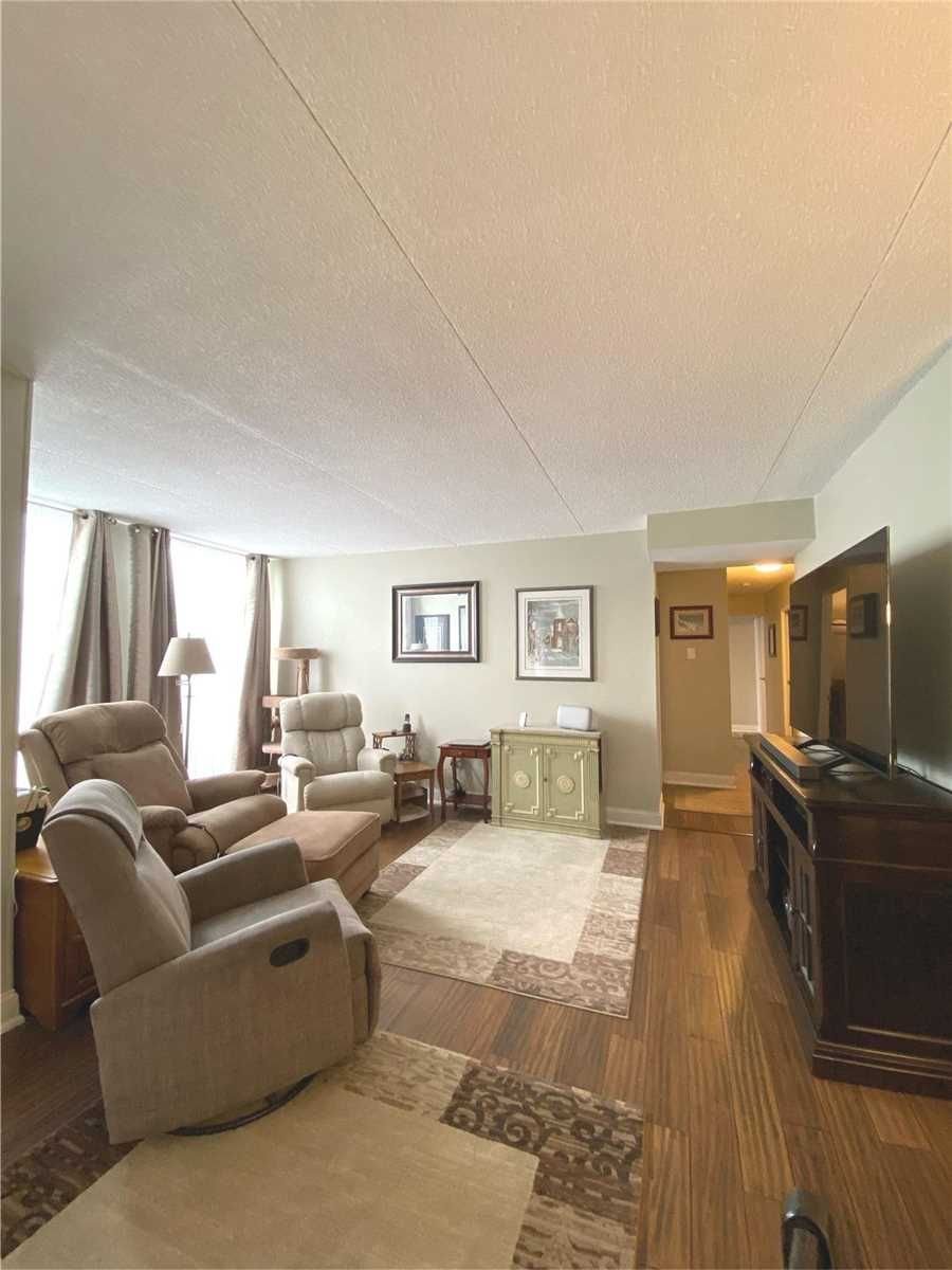 1540 Pickering Pkwy, unit 504 for sale - image #6