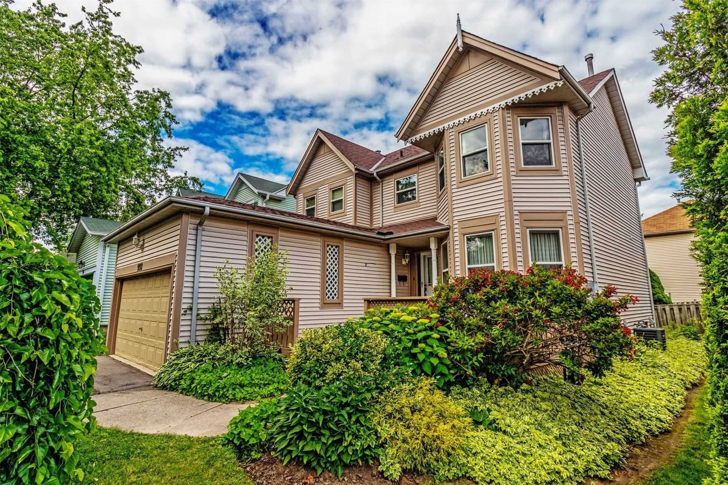 992 Ripley Cres for sale in Pinecrest | Taunton - image #1