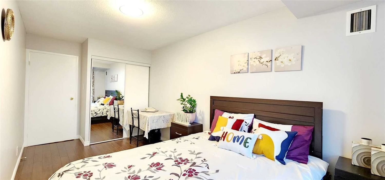 8 Silver Bell Grve, unit 1003 for sale - image #11