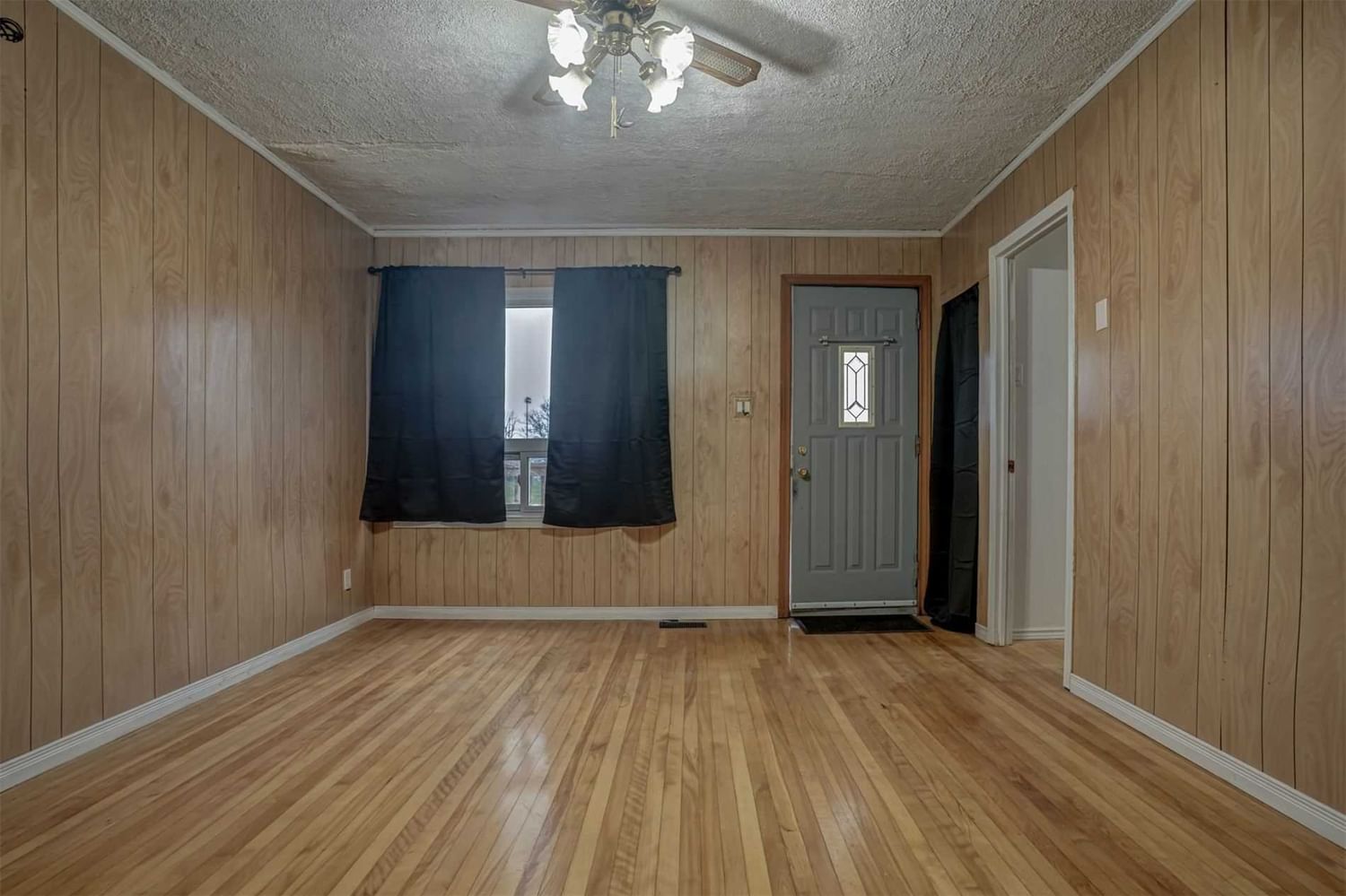 5 Tudor Ave for sale in Downtown Ajax - image #4