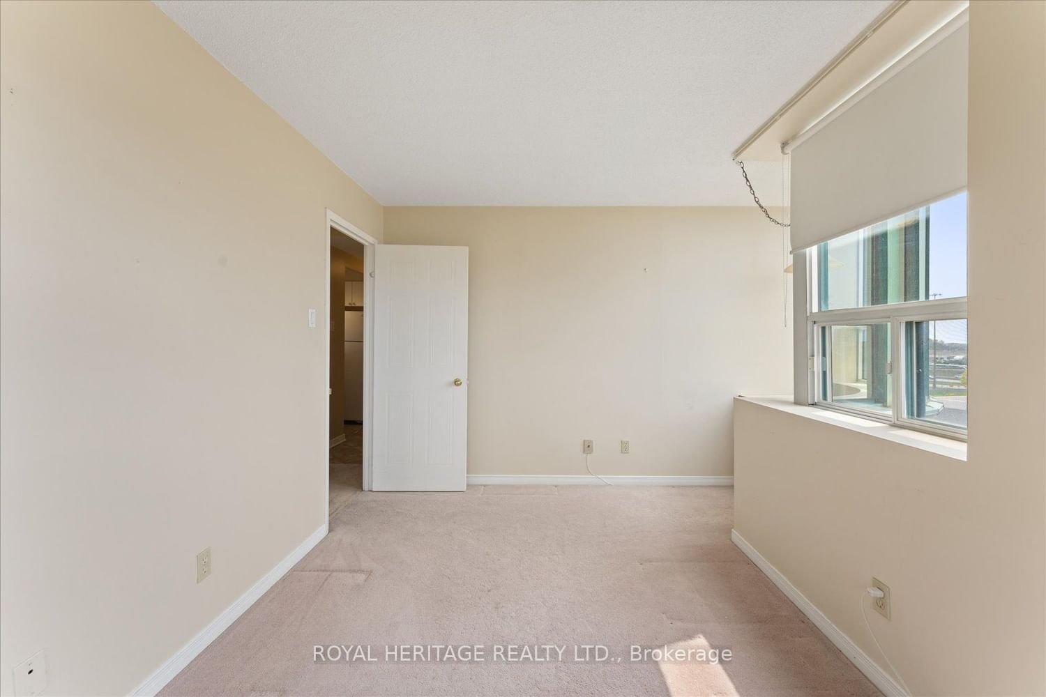 1655 Pickering Pkwy, unit 707 for sale - image #16