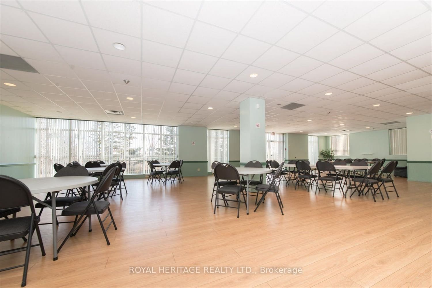 1655 Pickering Pkwy, unit 707 for sale - image #22