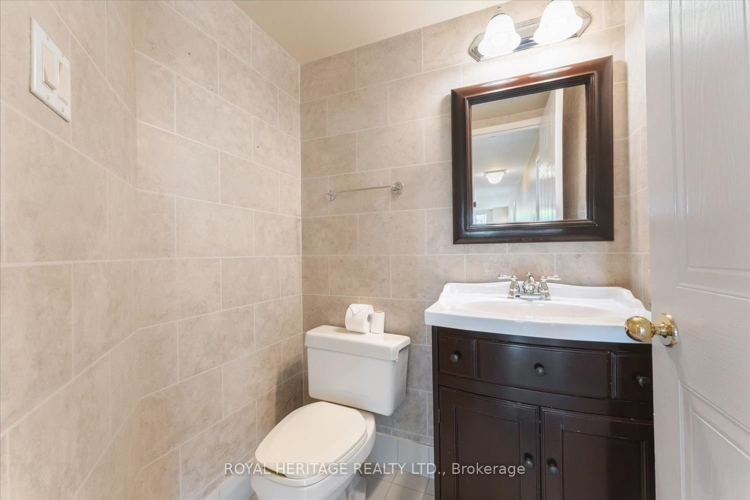 1655 Pickering Pkwy, unit 707 for sale - image #8