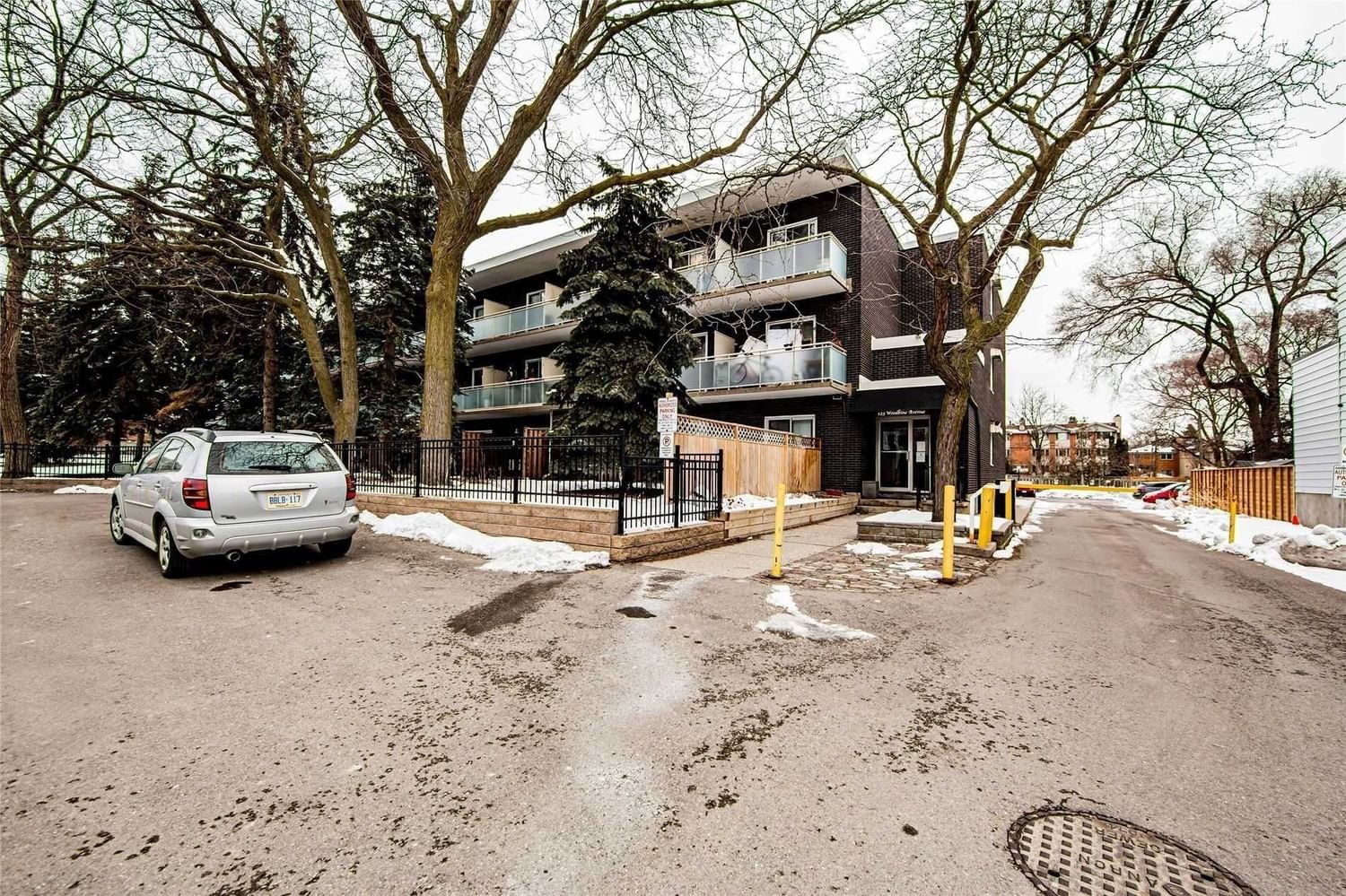 123 Woodbine Ave, unit 204 for sale - image #2