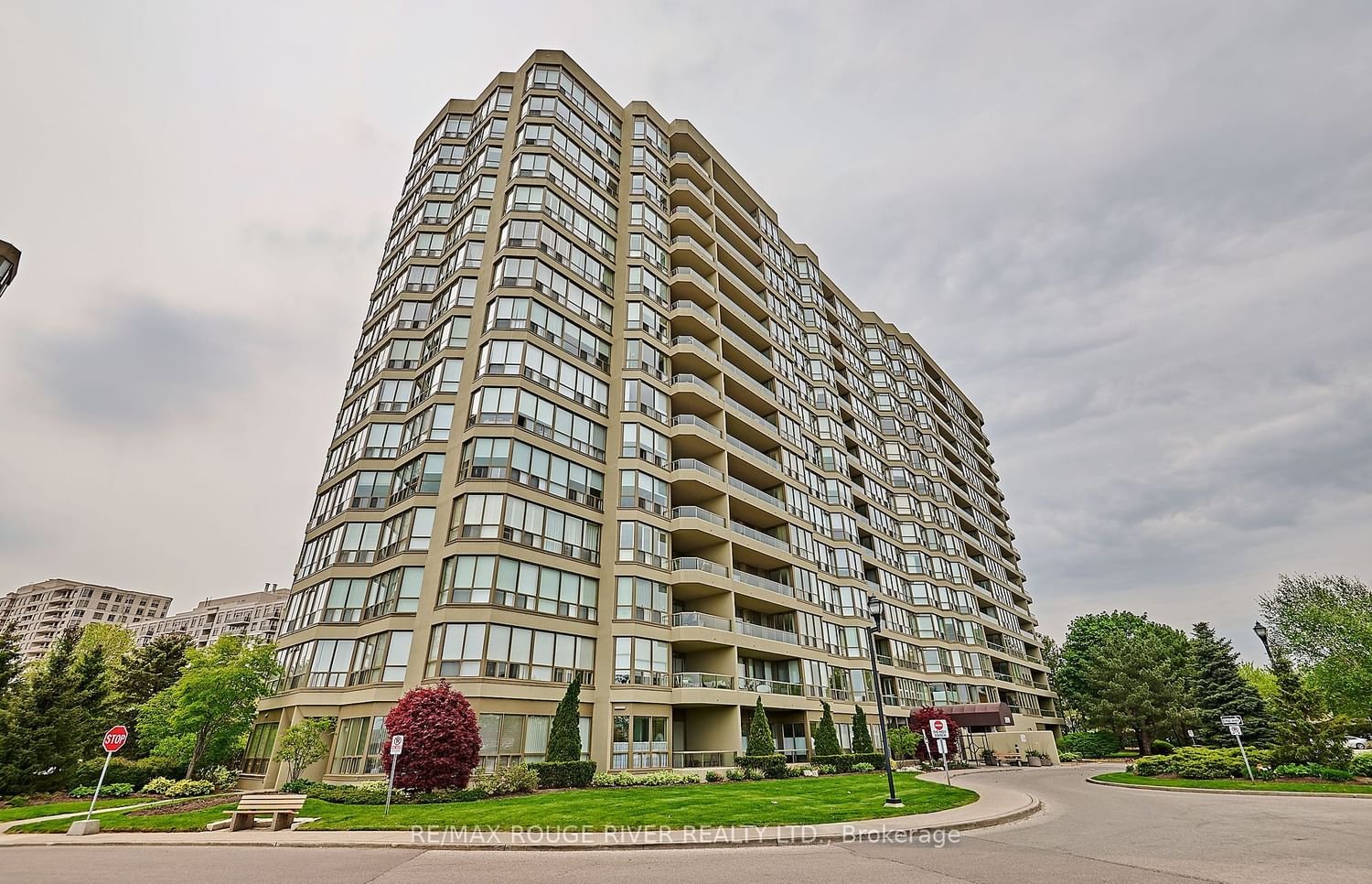 1890 Valley Farm Rd, unit 1411 for sale - image #1