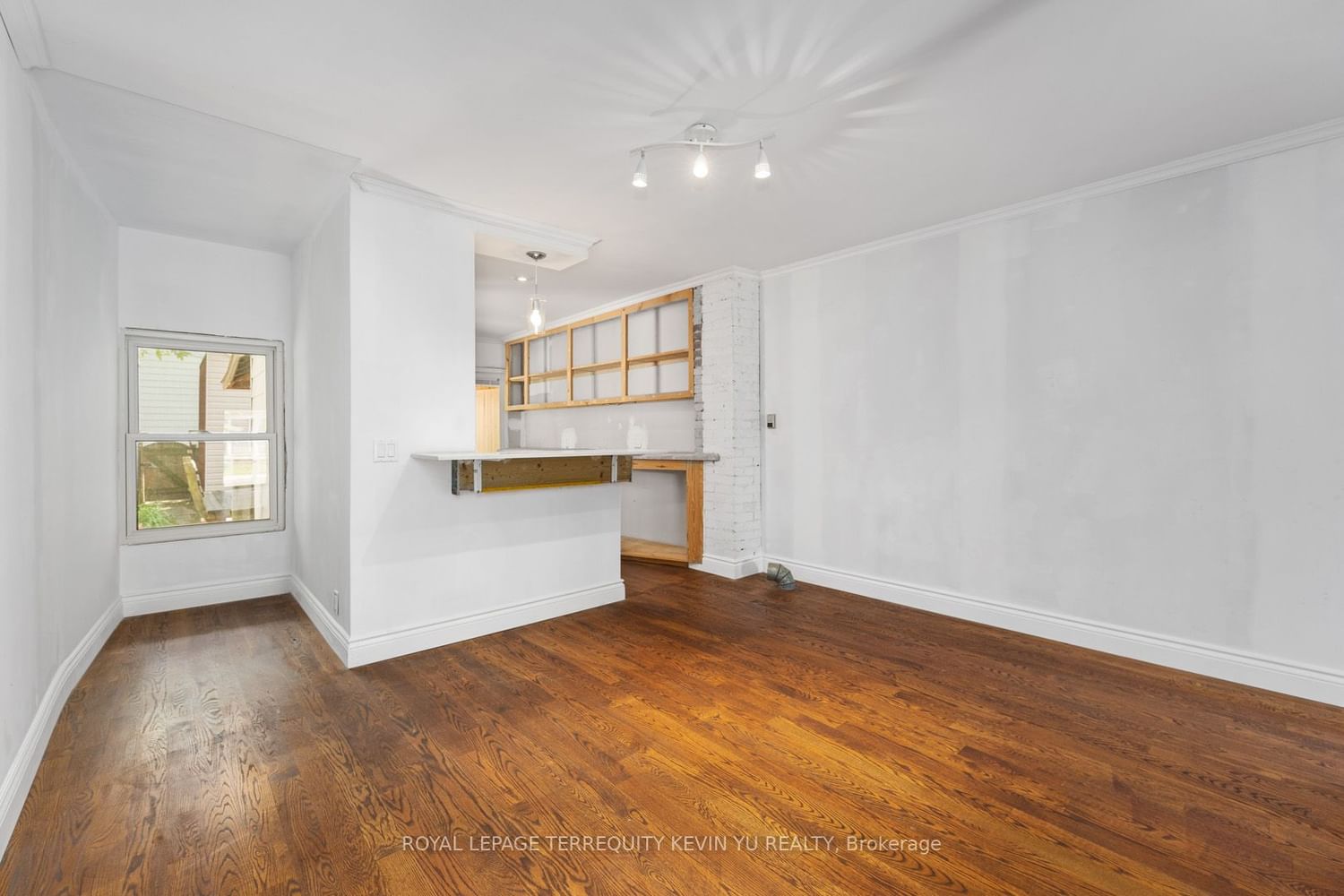 2335 Gerrard* St E for sale 