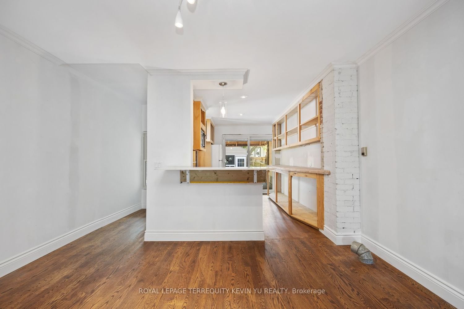 2335 Gerrard* St E for sale 