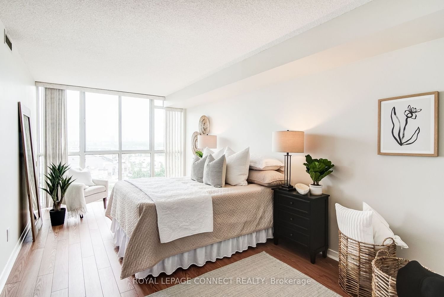 1655 Pickering Pkwy, unit 810 for sale - image #26