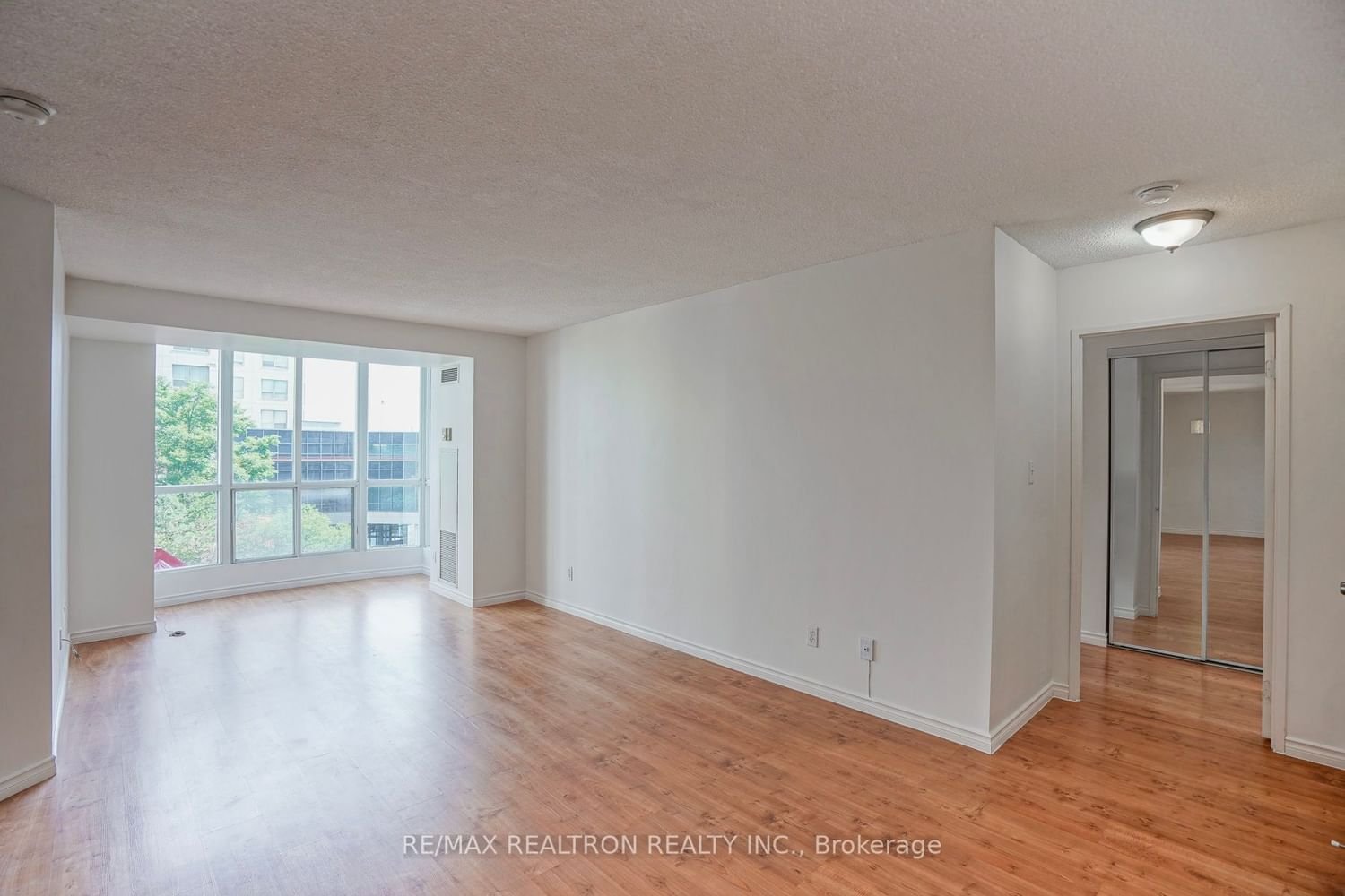 2550 Lawrence Ave E, unit 304 for rent - image #10