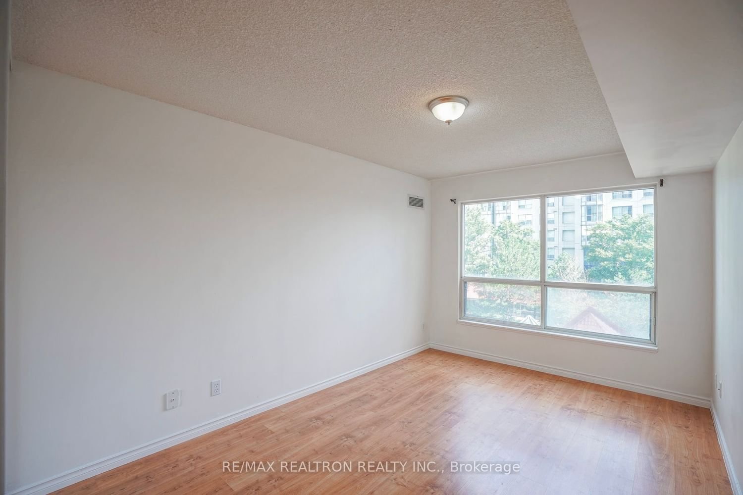 2550 Lawrence Ave E, unit 304 for rent - image #16
