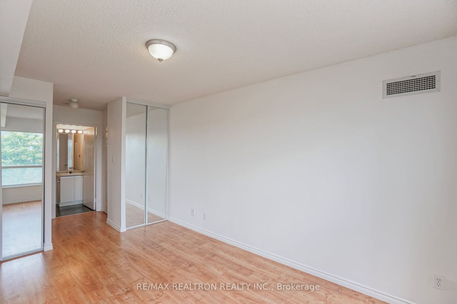 2550 Lawrence Ave E, unit 304 for rent - image #19