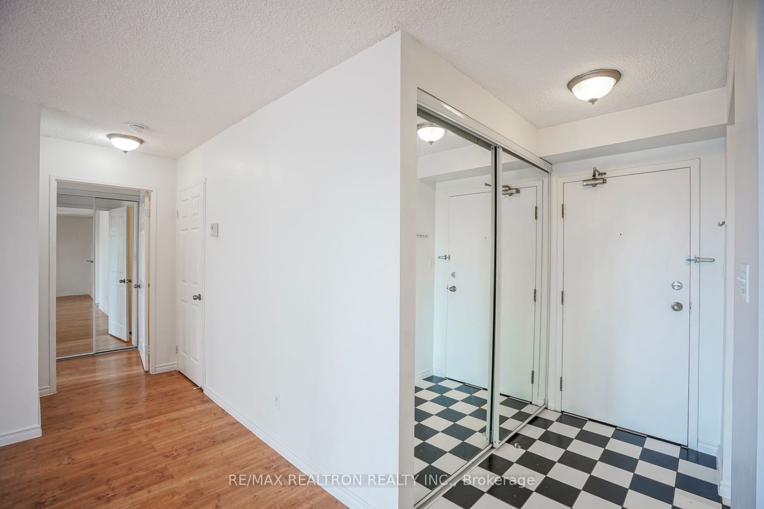 2550 Lawrence Ave E, unit 304 for rent - image #2