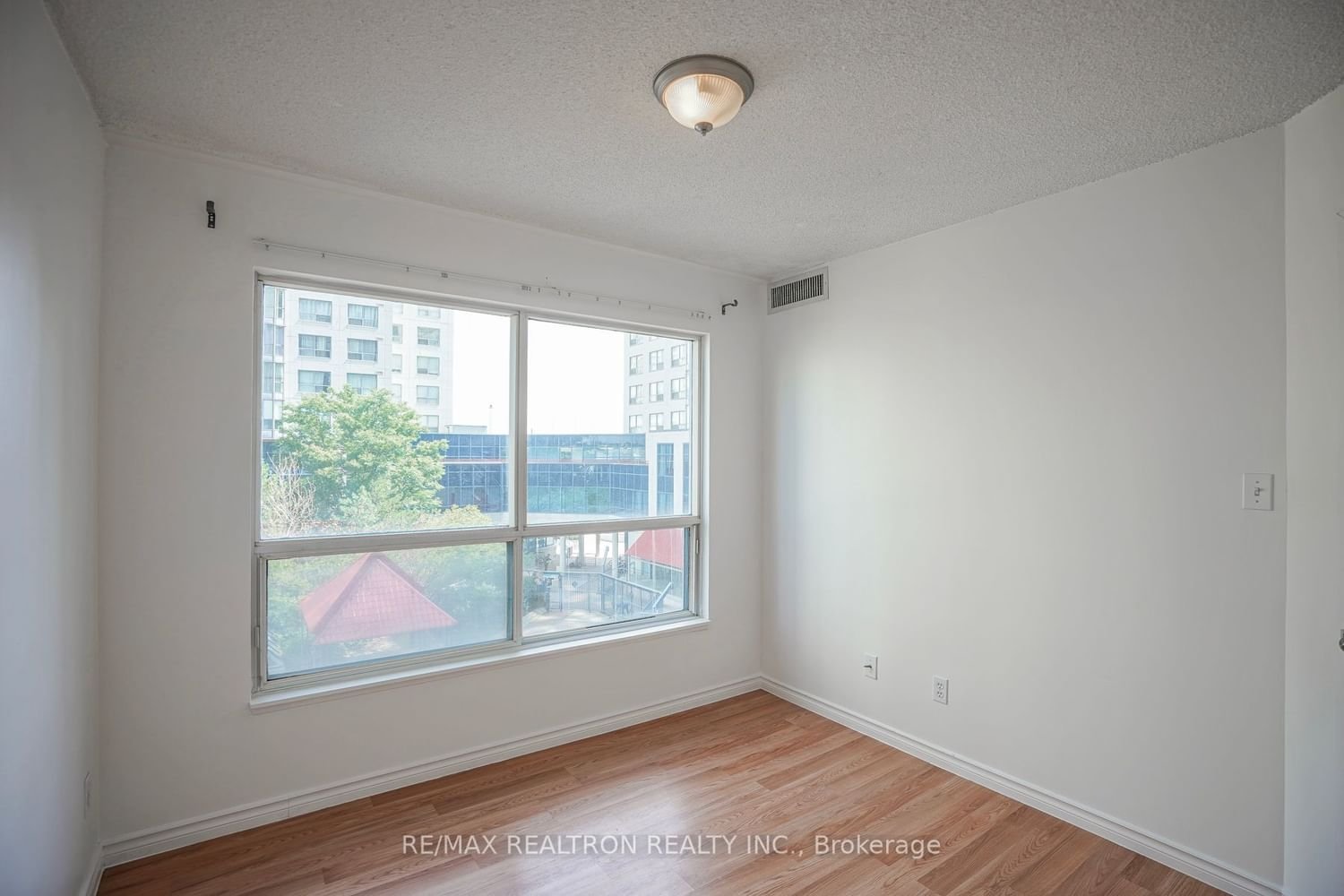 2550 Lawrence Ave E, unit 304 for rent - image #24