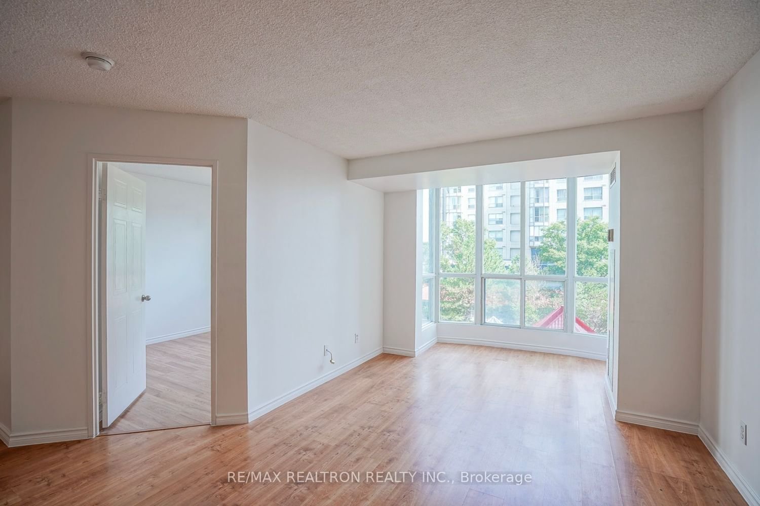 2550 Lawrence Ave E, unit 304 for rent - image #9