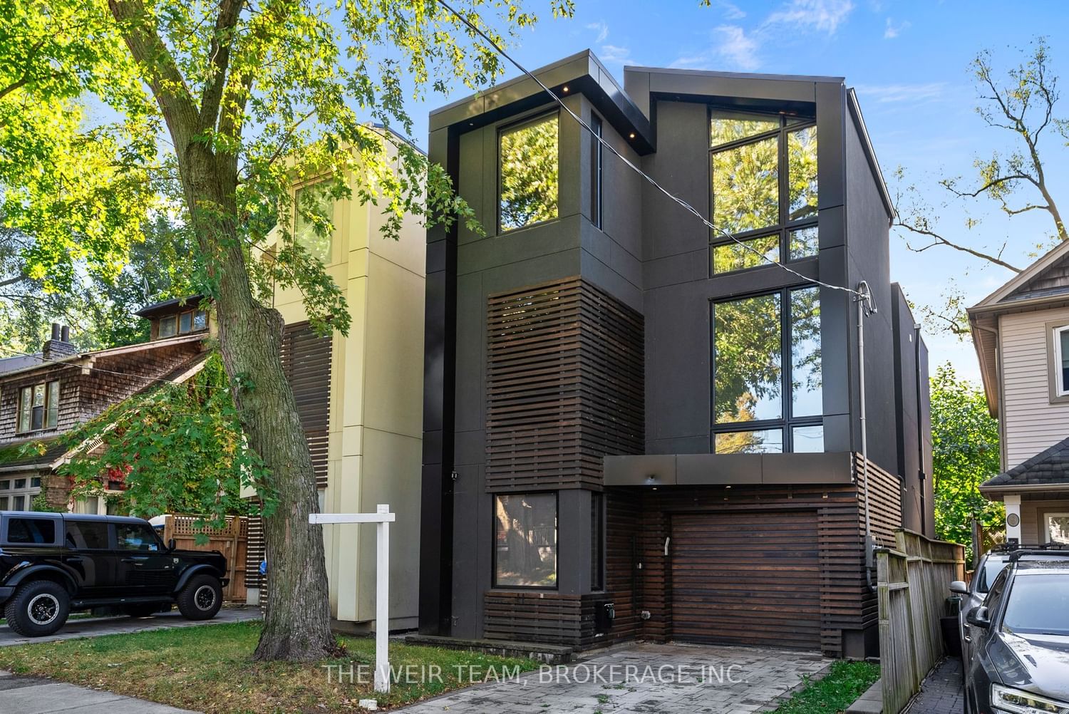 11 Edgewood Grove Grve 4 Beds 4 Baths strata.ca