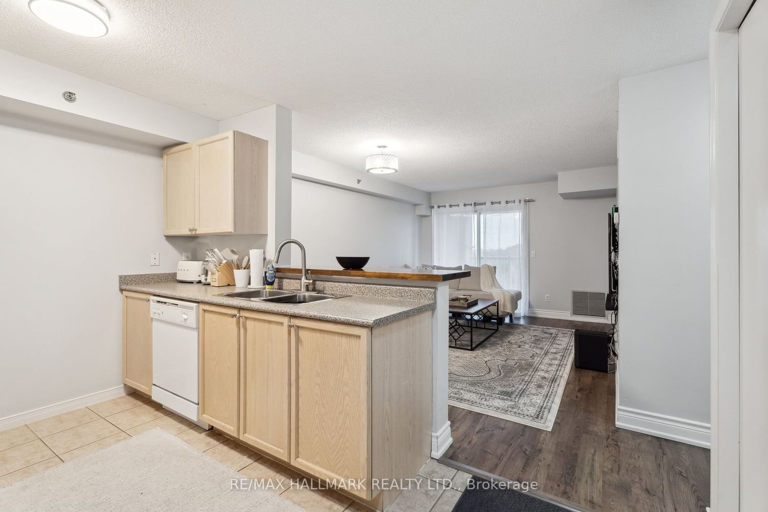 684 Warden Ave, unit 407 for rent - image #11