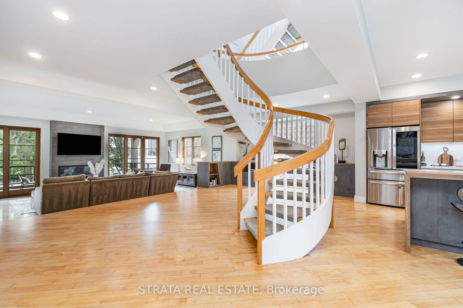 544 Rodd Ave for sale  - image #8