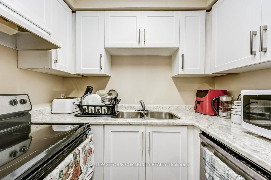 1540 Pickering Pkwy, unit 209 for sale - image #8