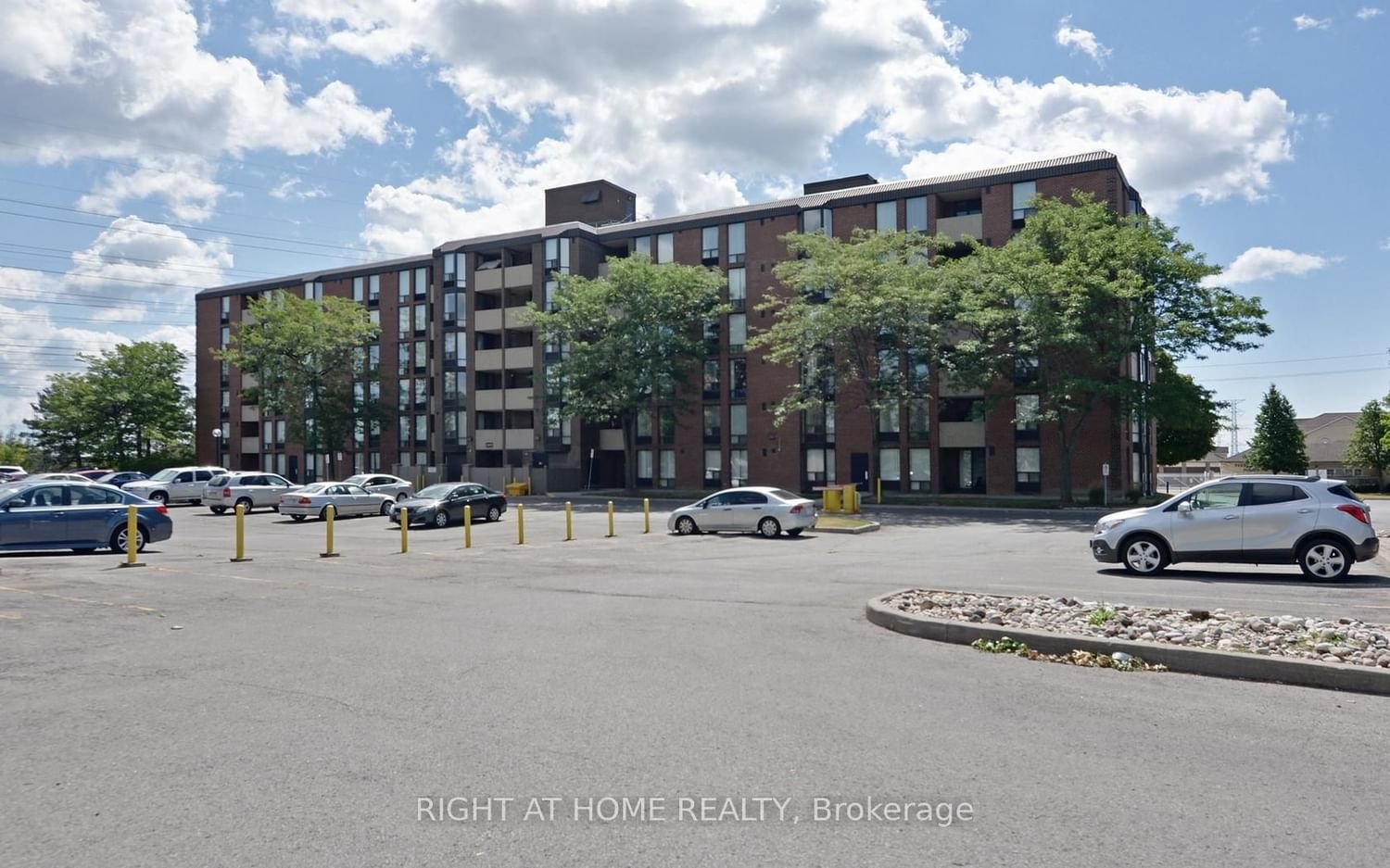 1540 Pickering Pkwy, unit 501 for rent - image #12