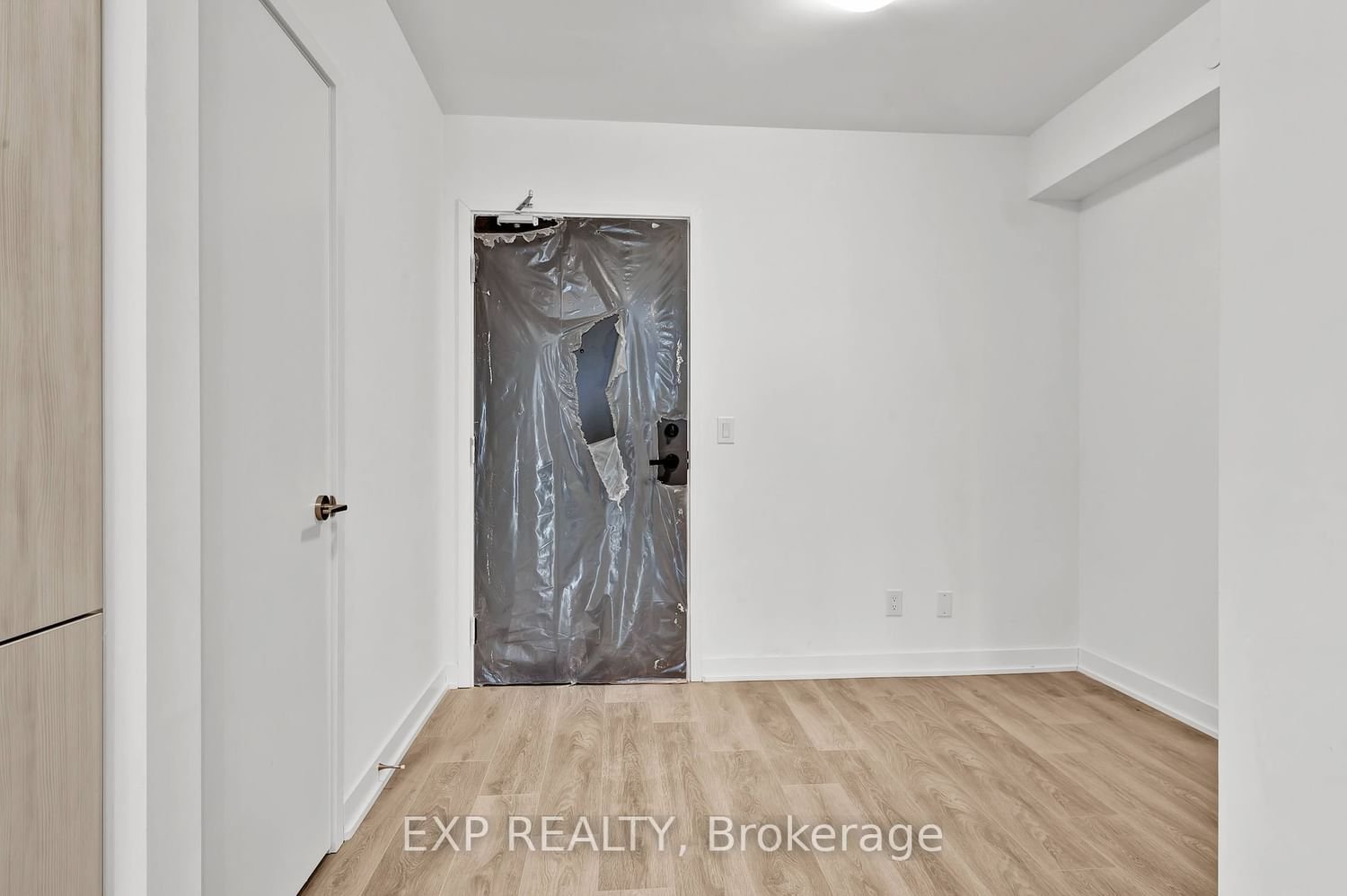 2033 Kennedy Rd, unit 2305 for sale - image #8