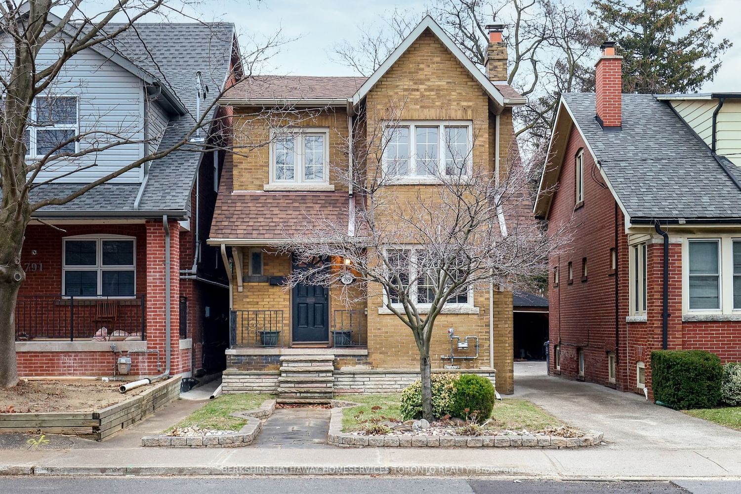 789 Coxwell Ave for sale 