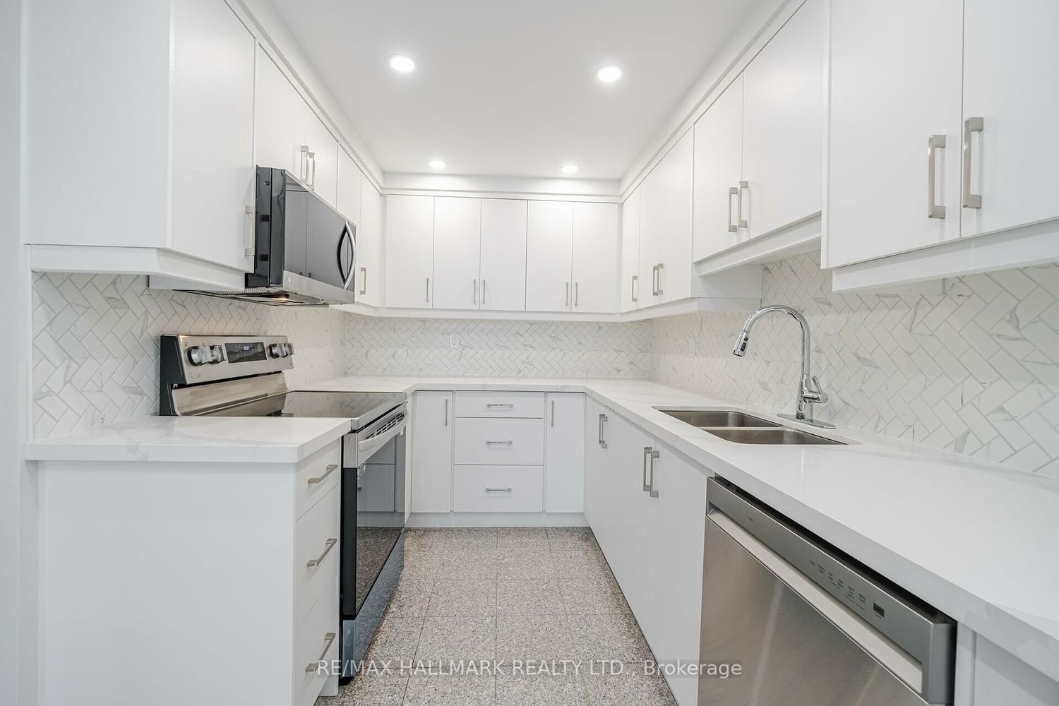 121 Ling Rd, unit 208 for sale - image #8